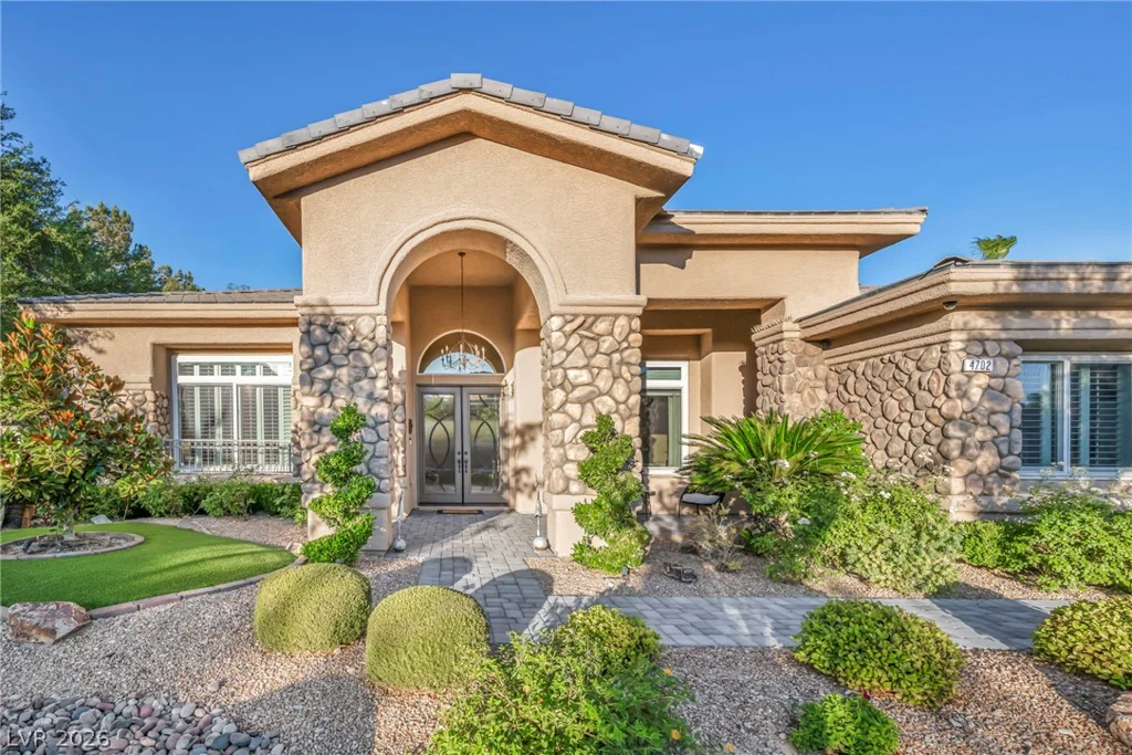 4702 Blue Mesa, Las Vegas, NV 89129