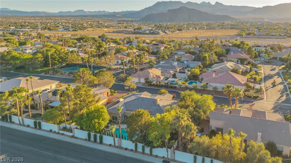 4702 Blue Mesa, Las Vegas, NV 89129