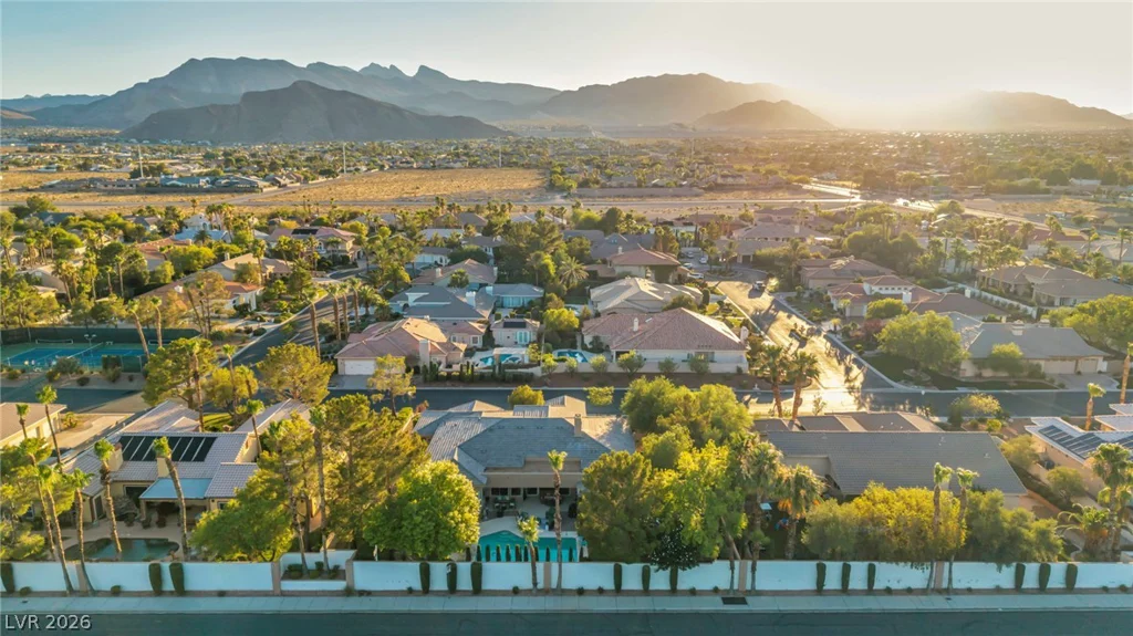4702 Blue Mesa, Las Vegas, NV 89129