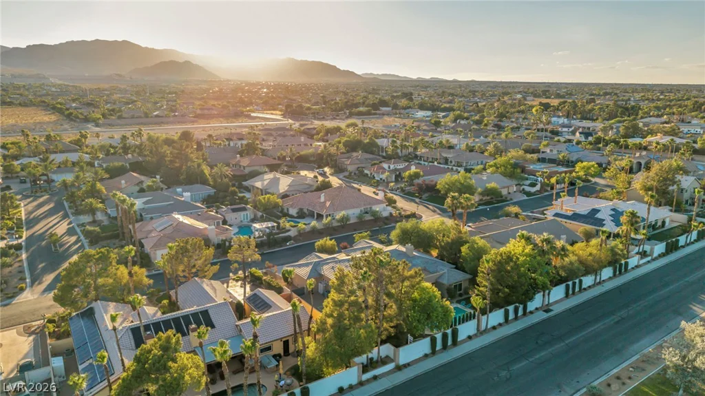 4702 Blue Mesa, Las Vegas, NV 89129
