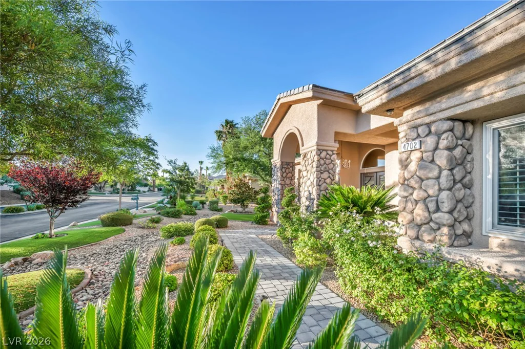 4702 Blue Mesa, Las Vegas, NV 89129
