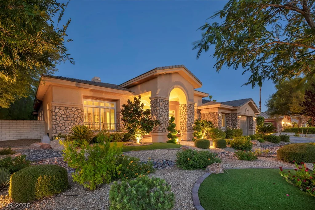 4702 Blue Mesa, Las Vegas, NV 89129