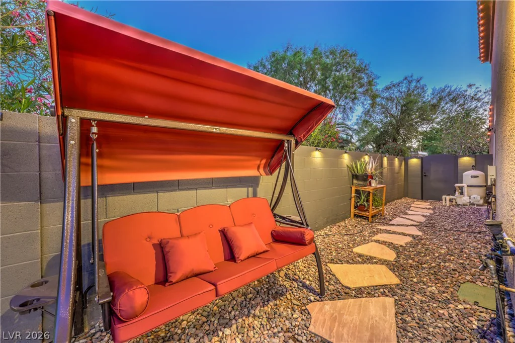 8148 Waltons Mill, Las Vegas, NV 89131