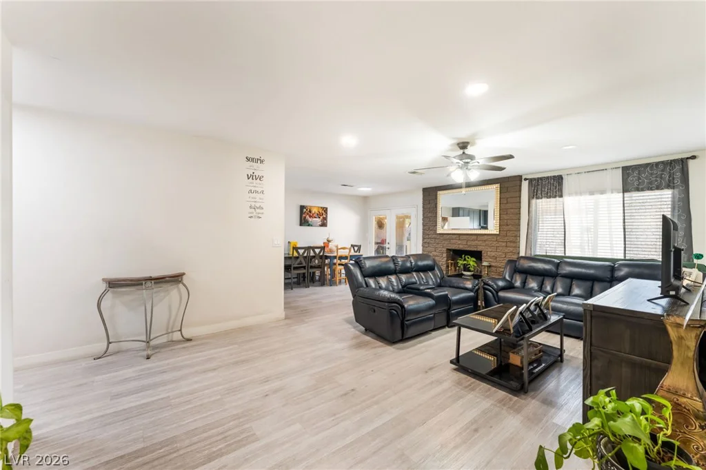 5104 Churchill, Las Vegas, NV 89107