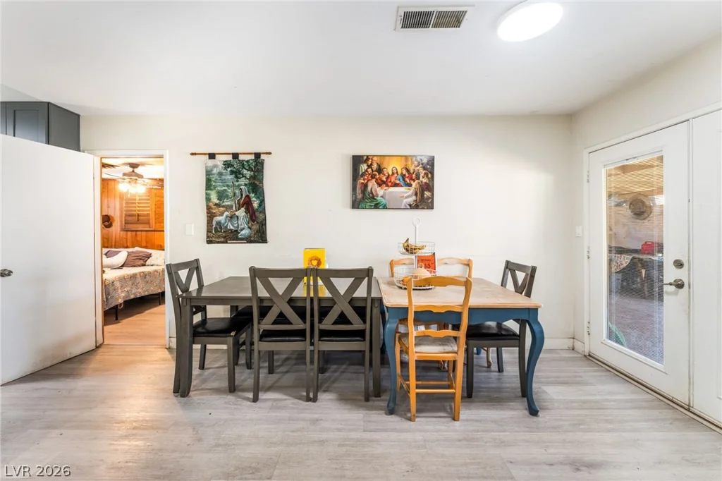 5104 Churchill, Las Vegas, NV 89107