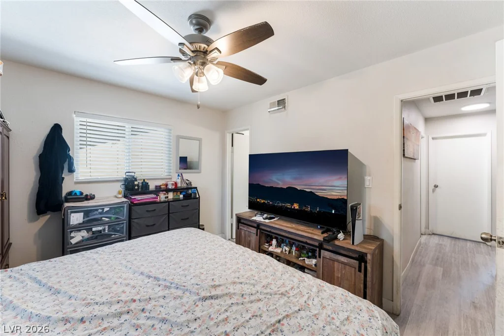 5104 Churchill, Las Vegas, NV 89107