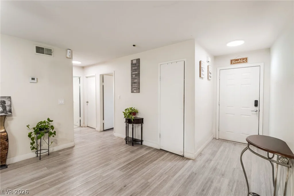 5104 Churchill, Las Vegas, NV 89107
