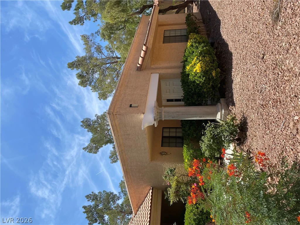 2851 Valley View, Las Vegas, NV 89102