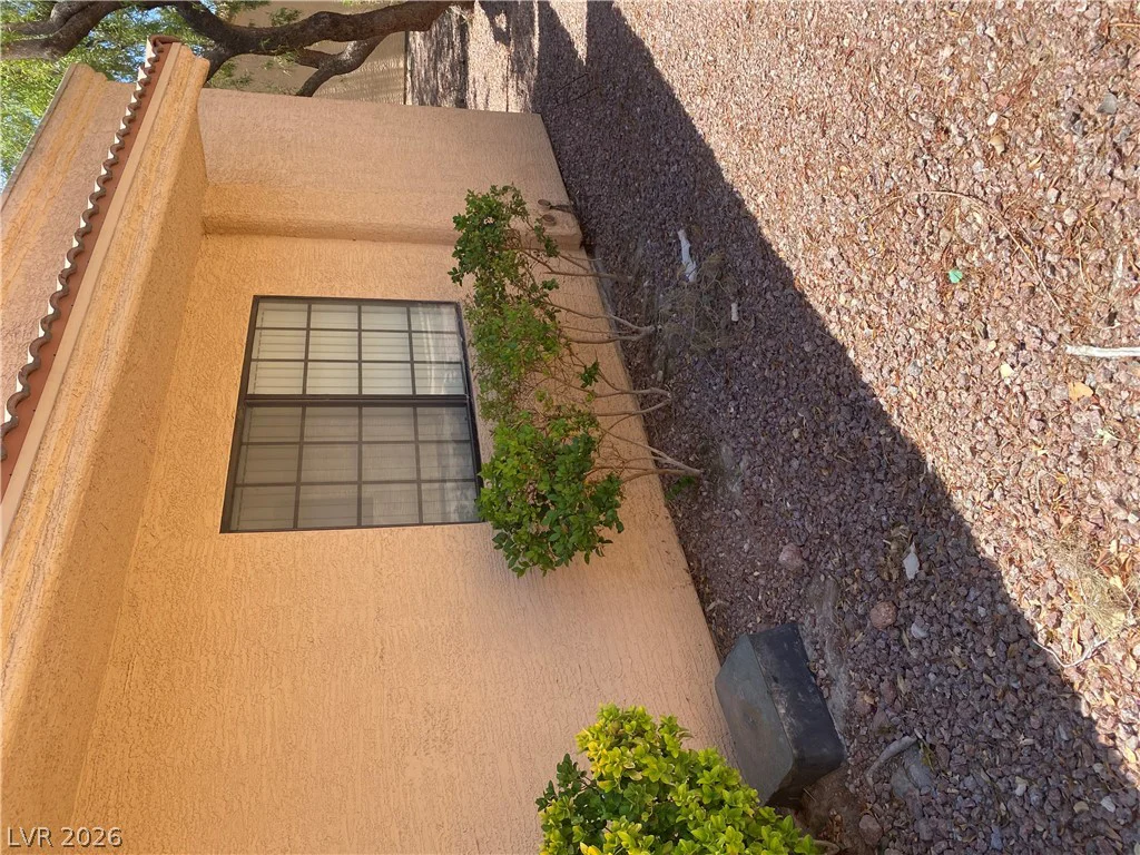 2851 Valley View, Las Vegas, NV 89102
