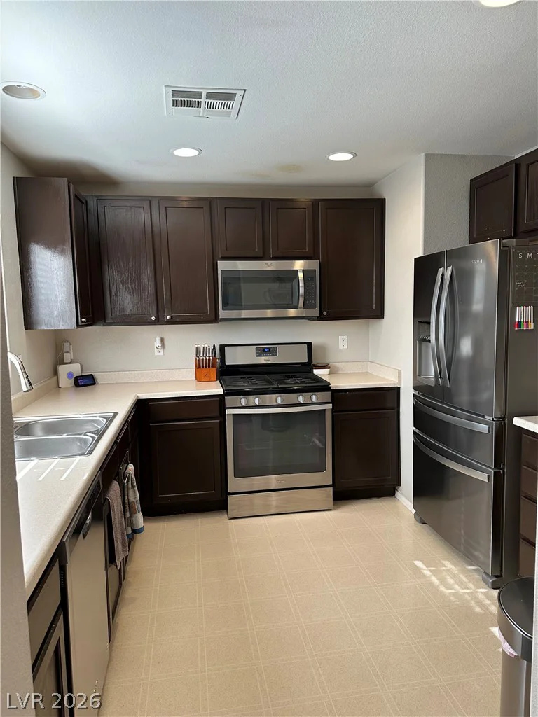 5421 Nickel Creek, Las Vegas, NV 89122
