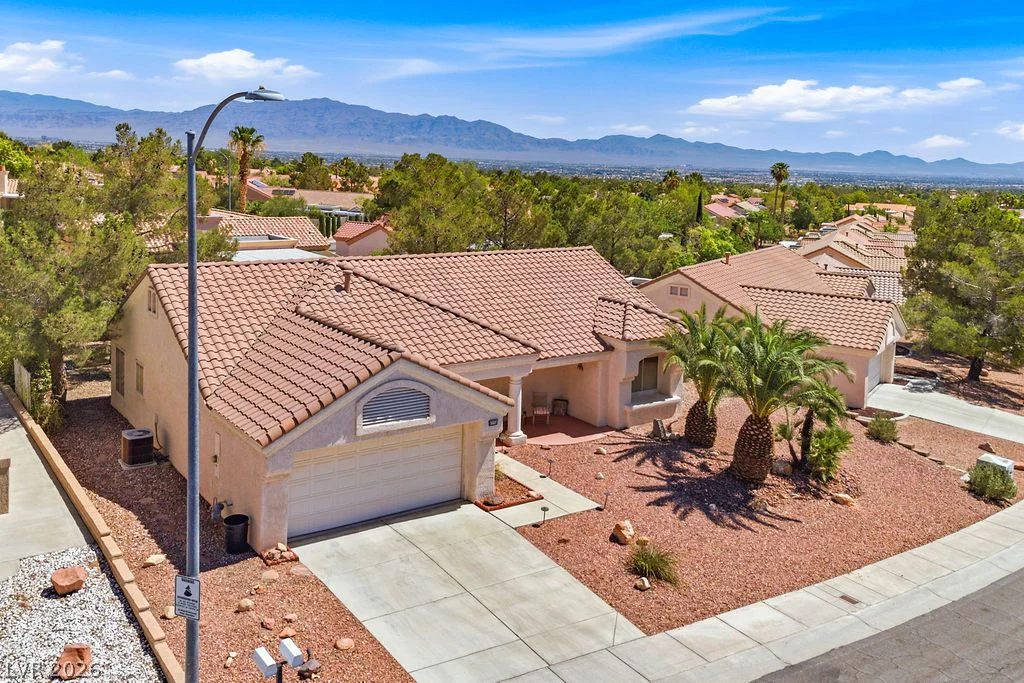 9716 Blue Bell, Las Vegas, NV 89134