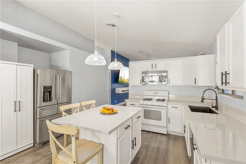 10133 Barrel Ridge, Las Vegas, NV 89183