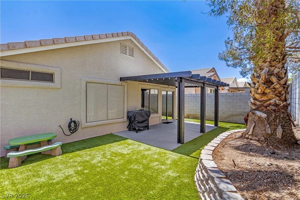 10133 Barrel Ridge, Las Vegas, NV 89183