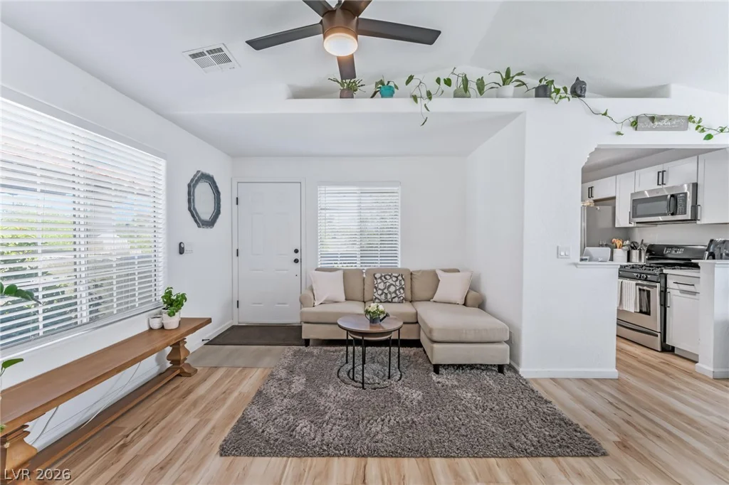 6808 Elm Creek, Las Vegas, NV 89108