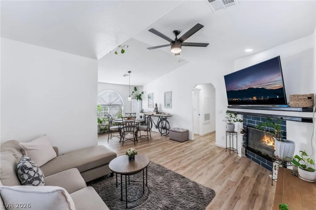 6808 Elm Creek, Las Vegas, NV 89108