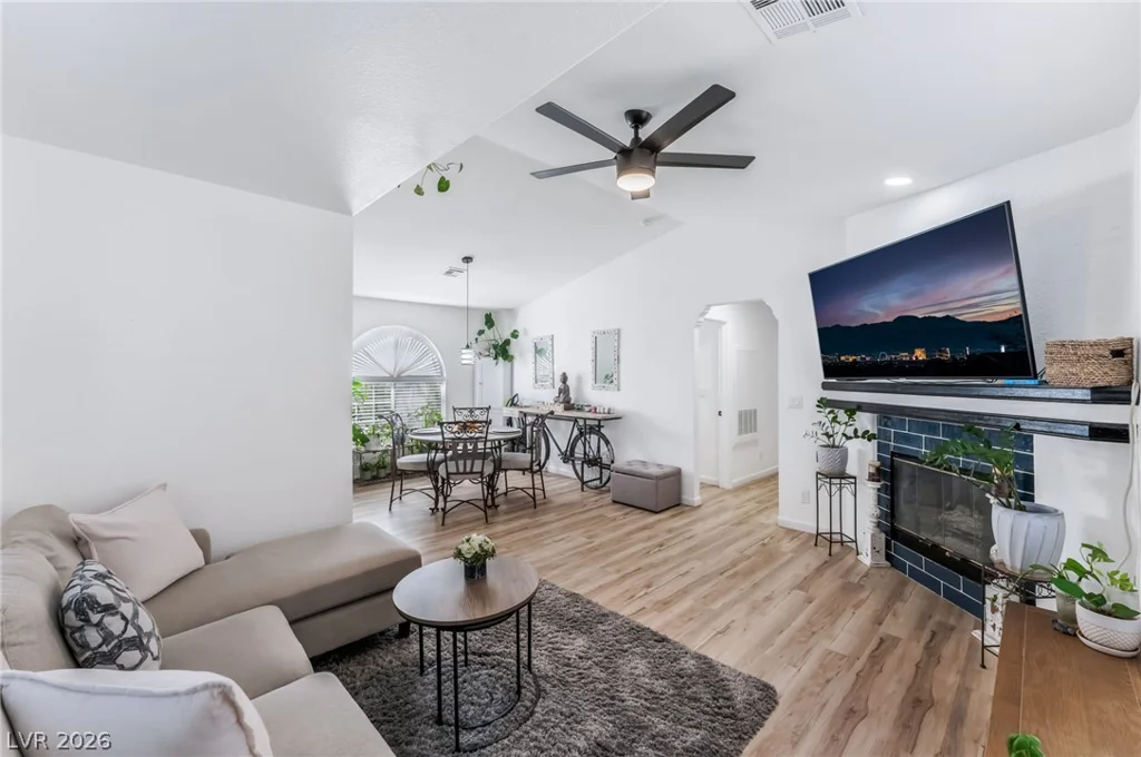 6808 Elm Creek, Las Vegas, NV 89108