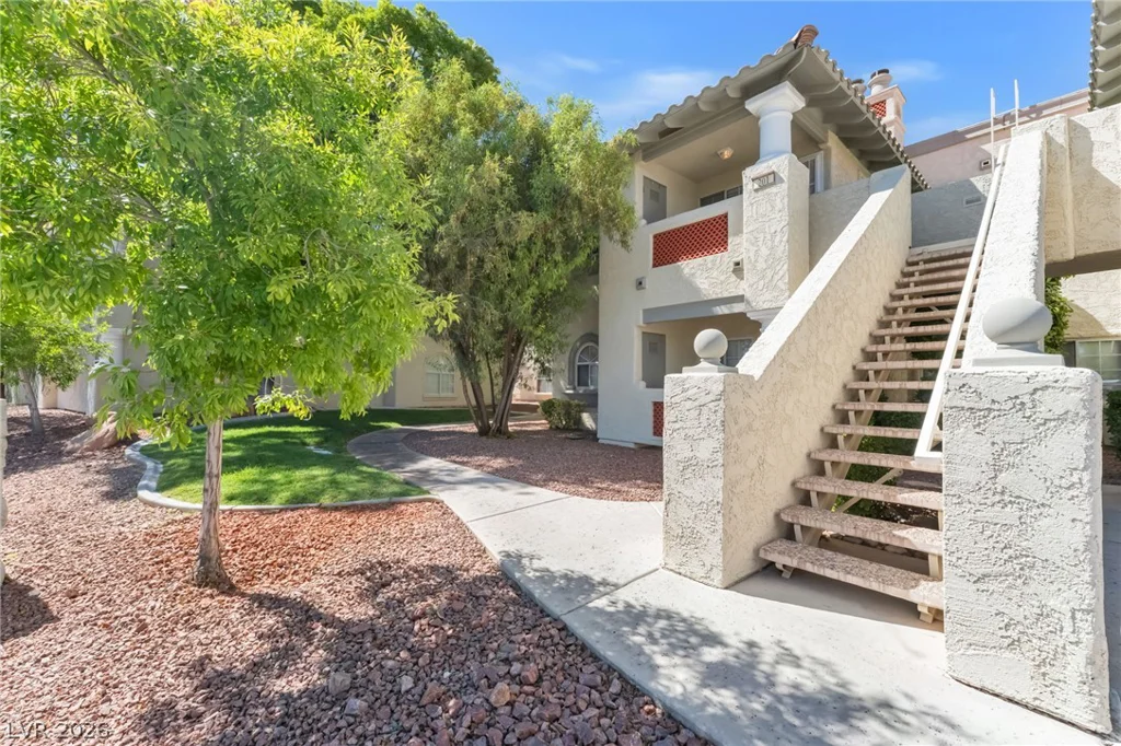 6808 Elm Creek, Las Vegas, NV 89108