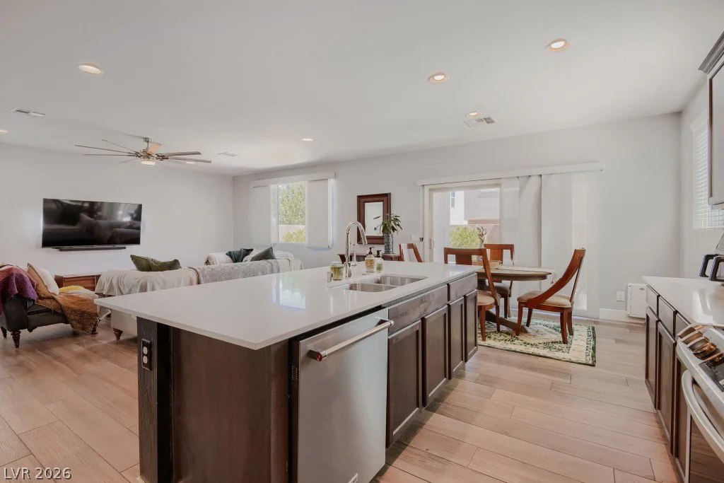 8964 Willow Break, Las Vegas, NV 89148