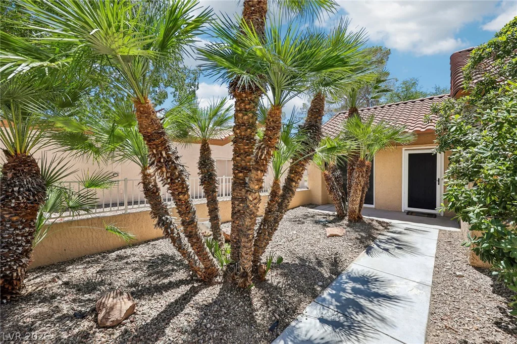 8701 Prairie Hill, Las Vegas, NV 89134