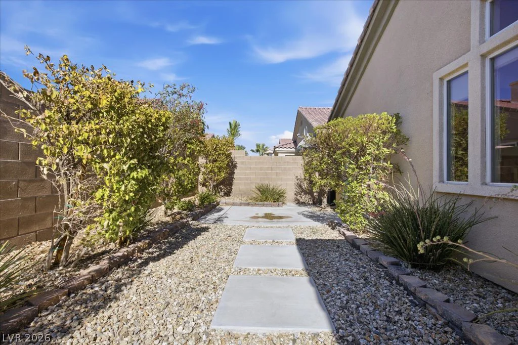 7395 Bedford Pine, Las Vegas, NV 89113