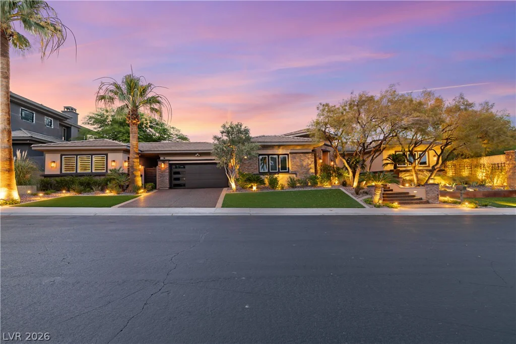 3084 Red Arrow, Las Vegas, NV 89135