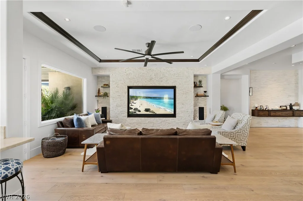 3084 Red Arrow, Las Vegas, NV 89135