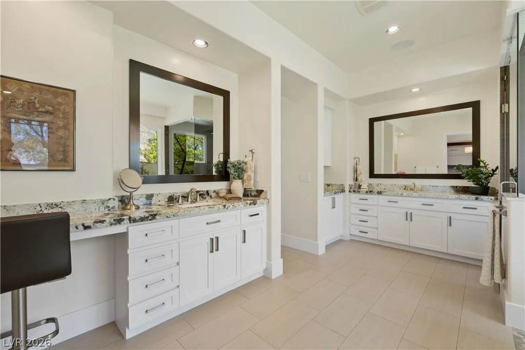 3084 Red Arrow, Las Vegas, NV 89135