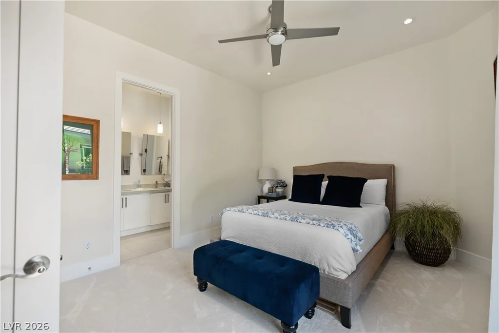 3084 Red Arrow, Las Vegas, NV 89135