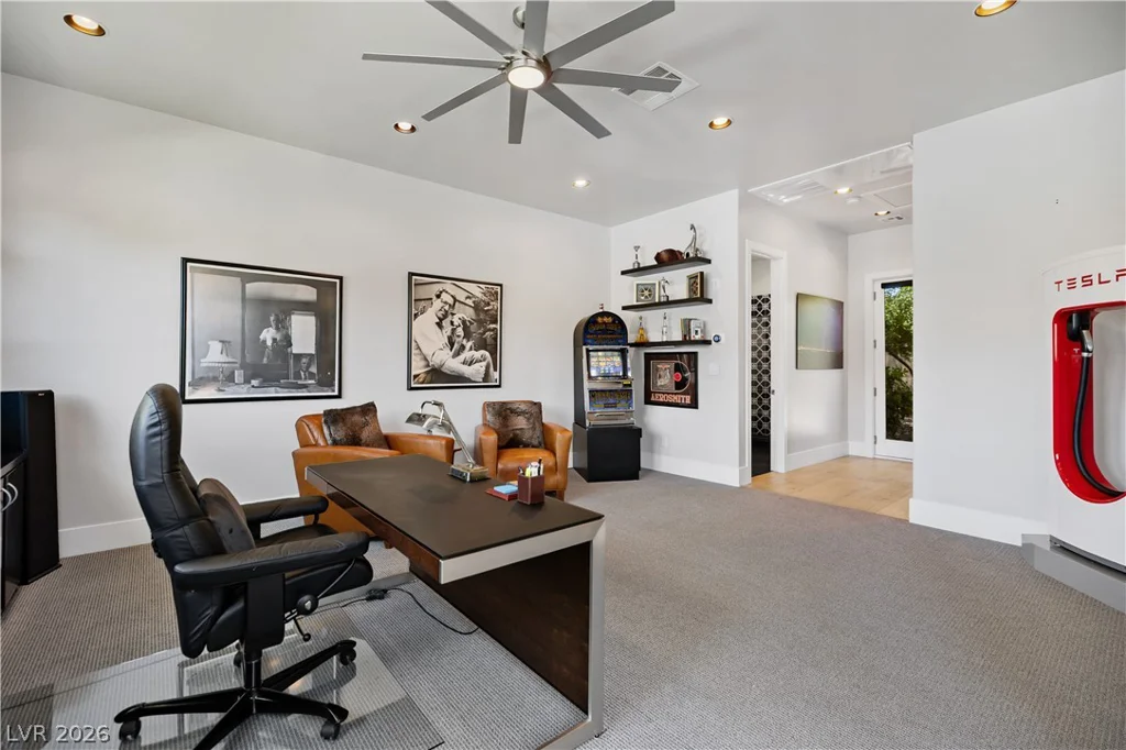 3084 Red Arrow, Las Vegas, NV 89135