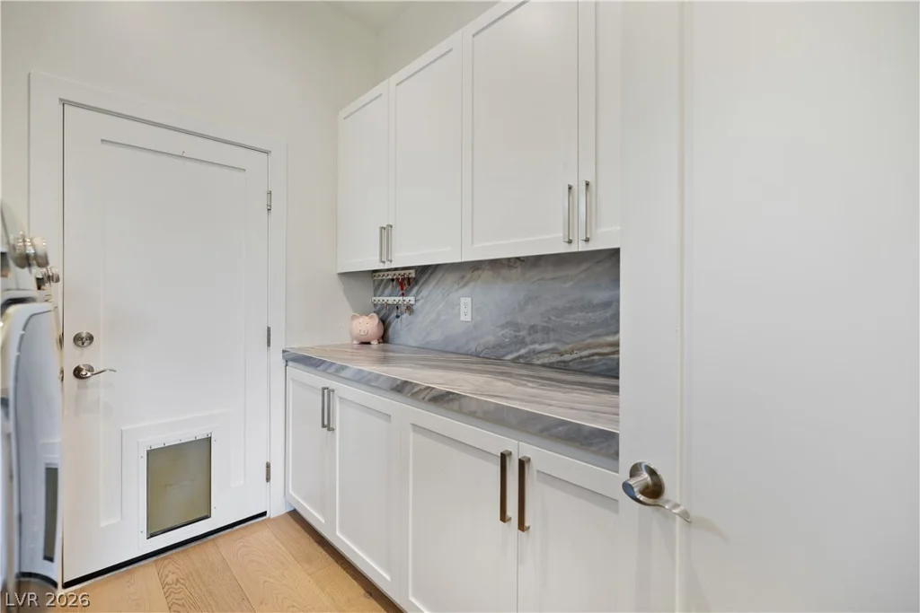 3084 Red Arrow, Las Vegas, NV 89135