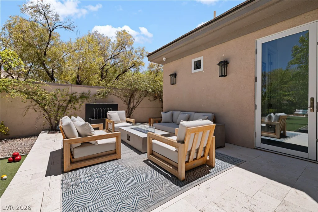 3084 Red Arrow, Las Vegas, NV 89135