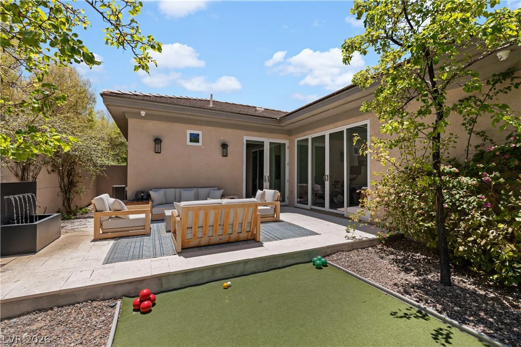 3084 Red Arrow, Las Vegas, NV 89135