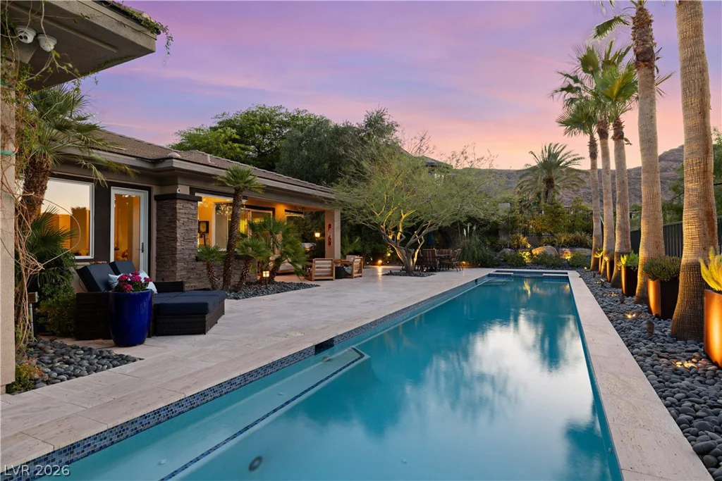 3084 Red Arrow, Las Vegas, NV 89135