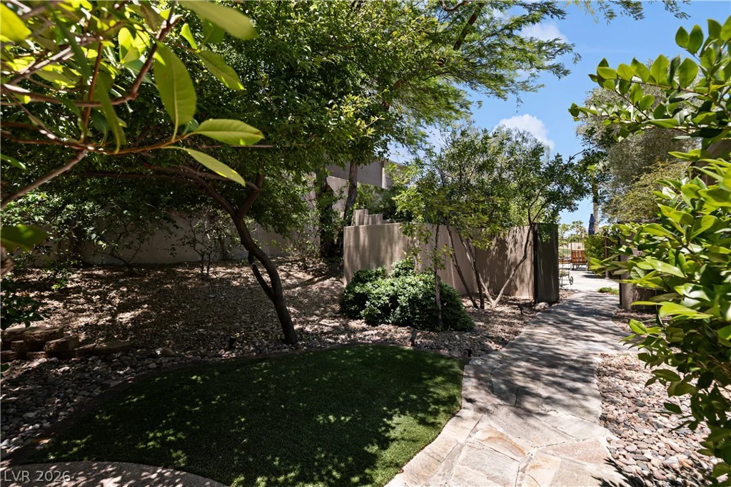3084 Red Arrow, Las Vegas, NV 89135