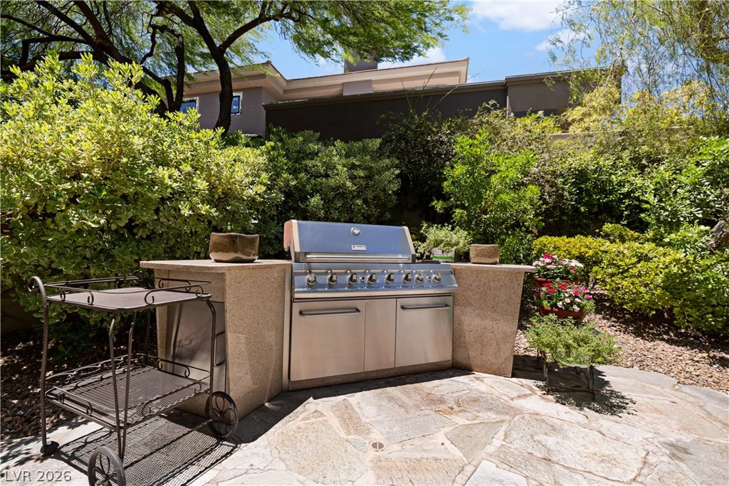 3084 Red Arrow, Las Vegas, NV 89135