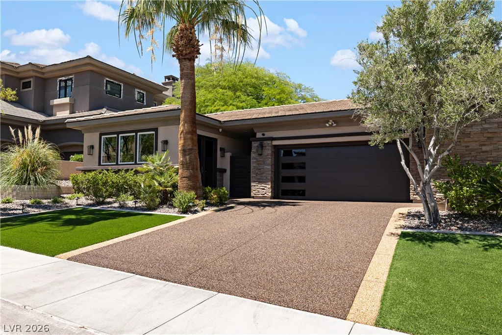 3084 Red Arrow, Las Vegas, NV 89135