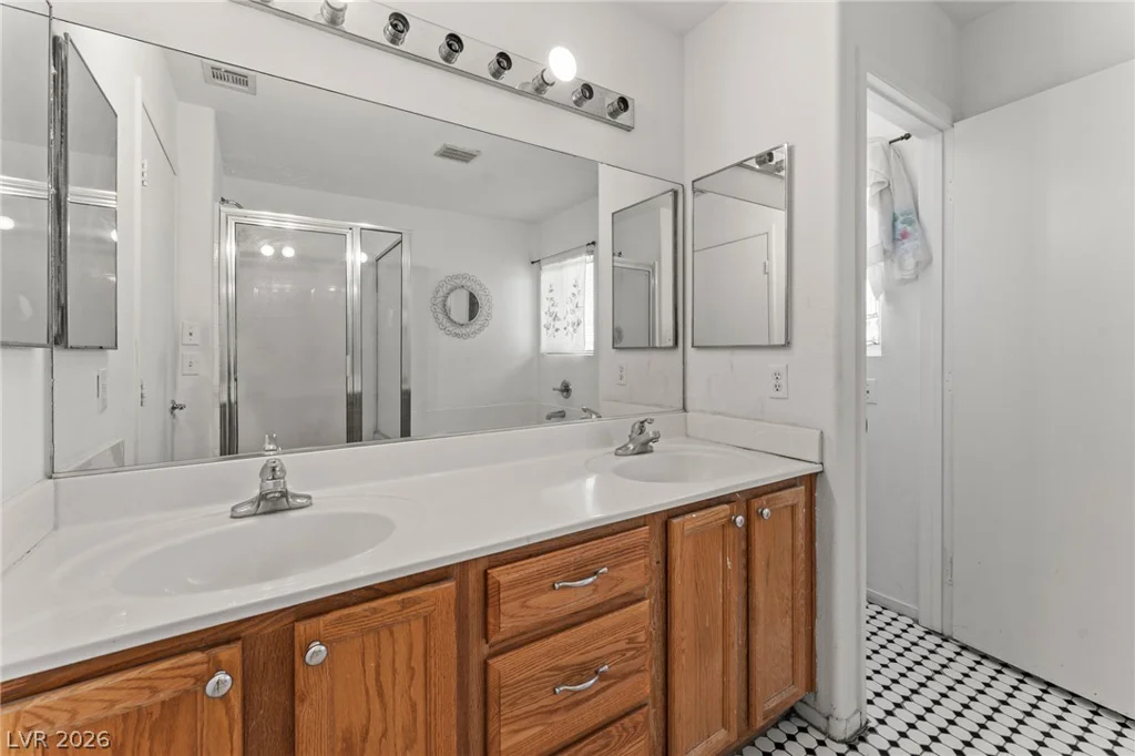 2640 La Mata, Las Vegas, NV 89108