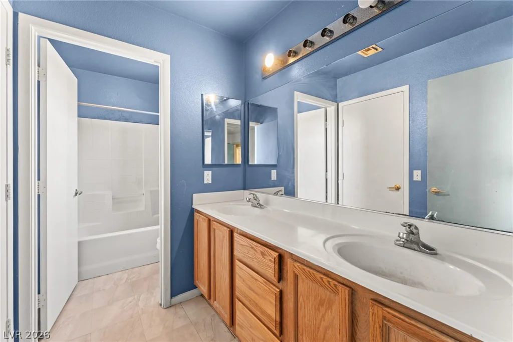 2640 La Mata, Las Vegas, NV 89108