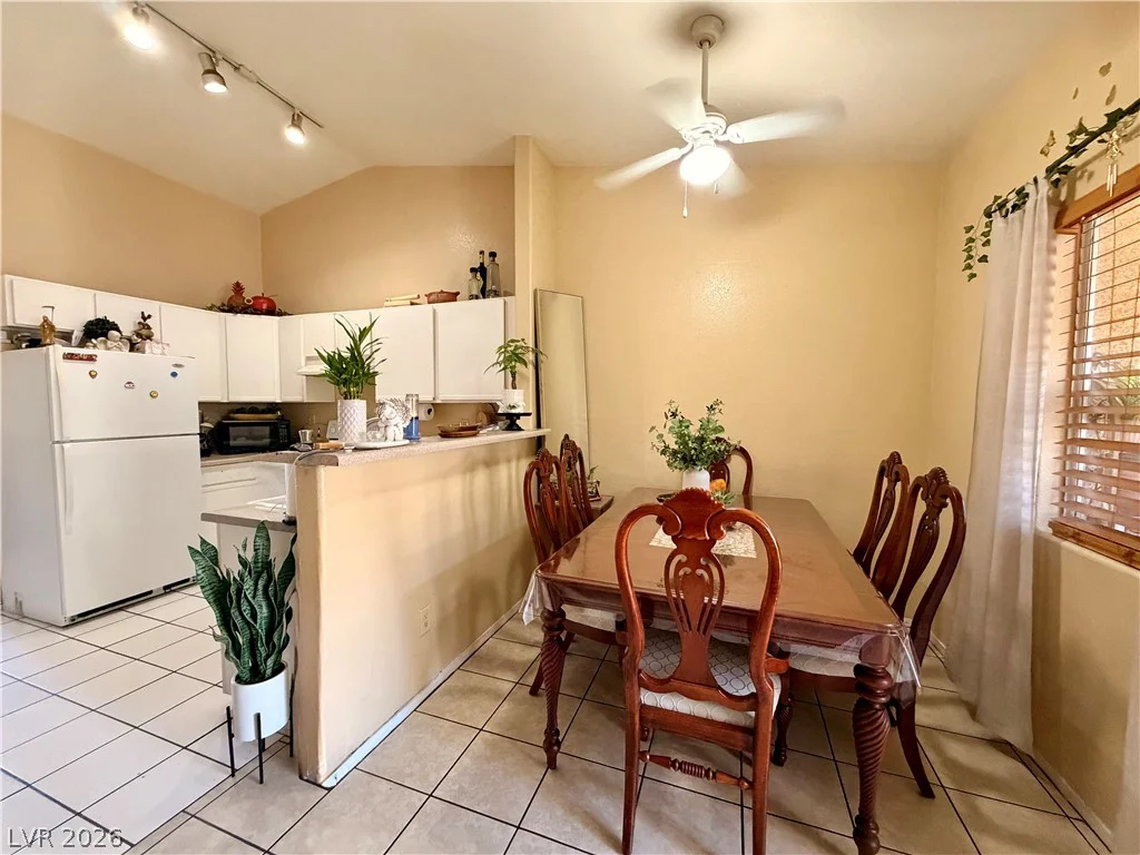 3881 Soda Springs, Las Vegas, NV 89115