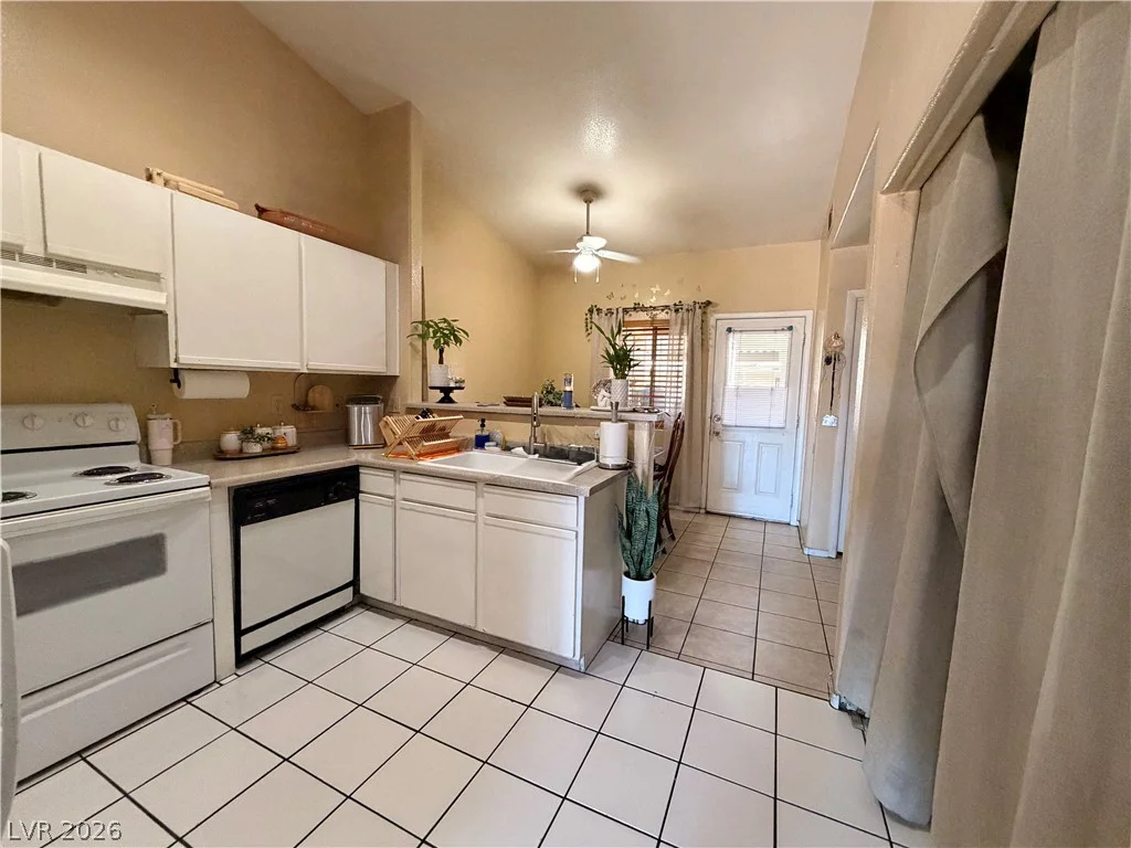 3881 Soda Springs, Las Vegas, NV 89115