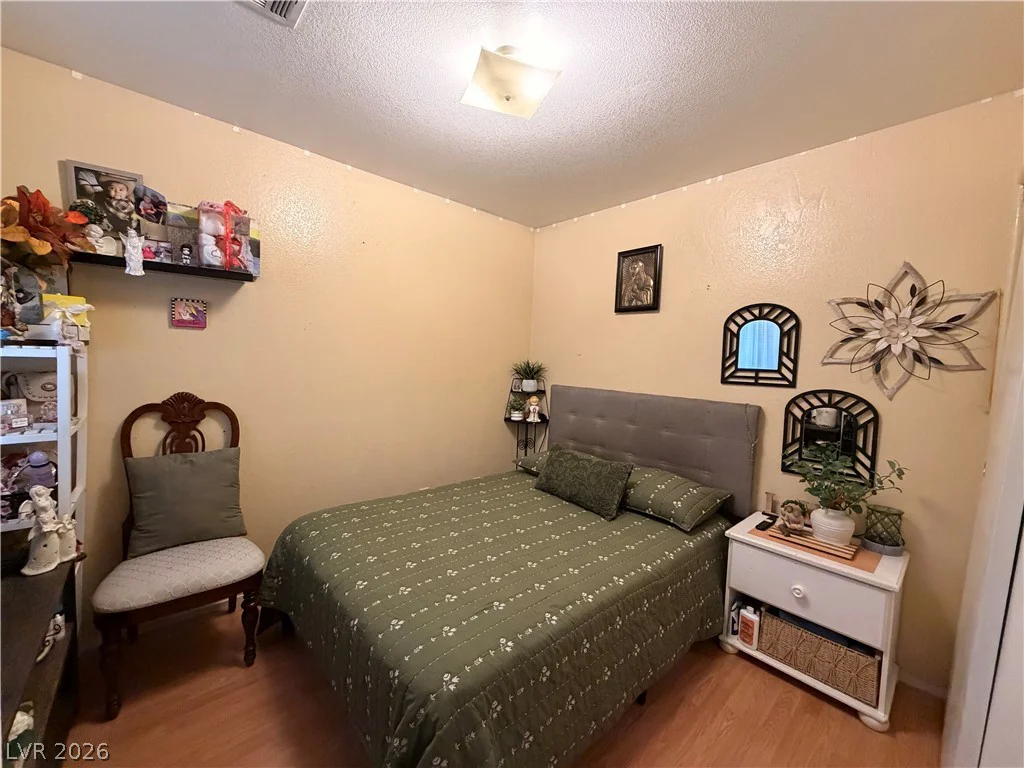 3881 Soda Springs, Las Vegas, NV 89115