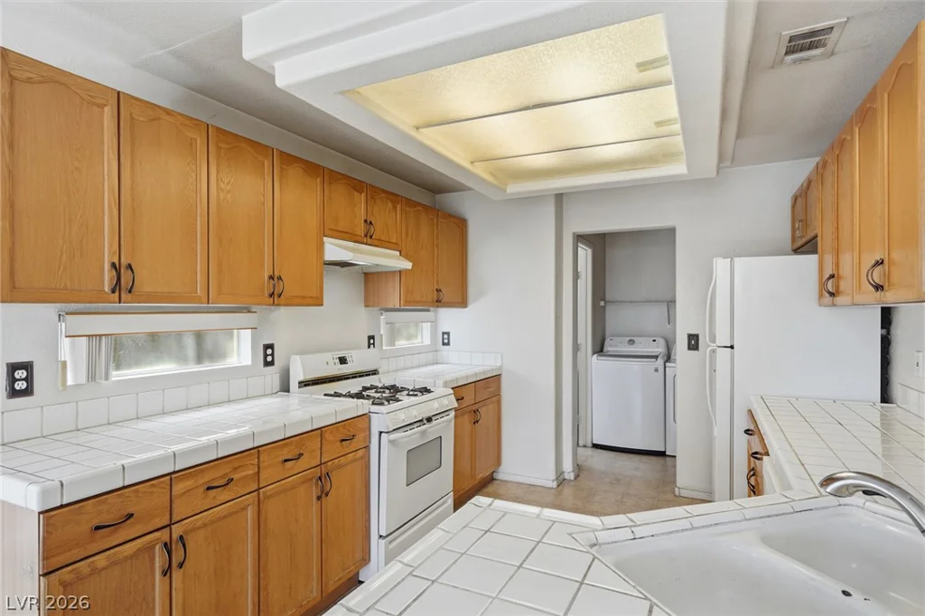 3324 Epson, Las Vegas, NV 89129