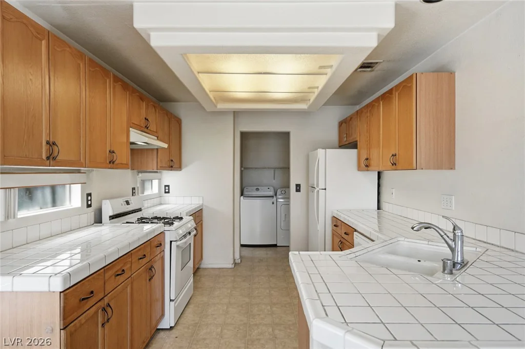 3324 Epson, Las Vegas, NV 89129
