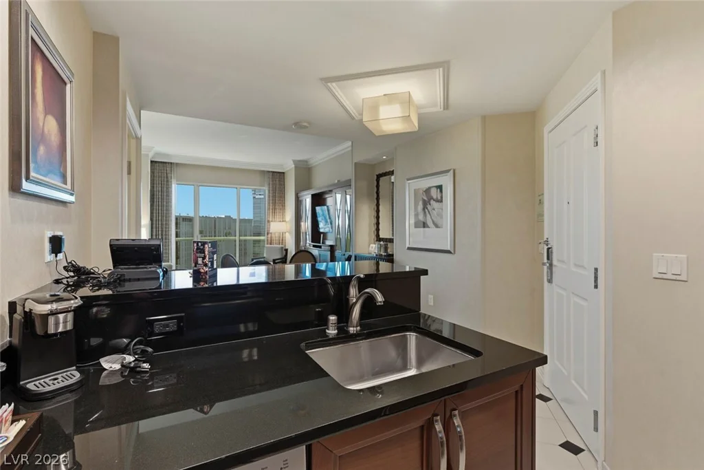 145 Harmon, Las Vegas, NV 89109