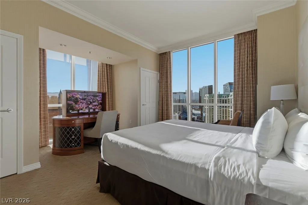 145 Harmon, Las Vegas, NV 89109