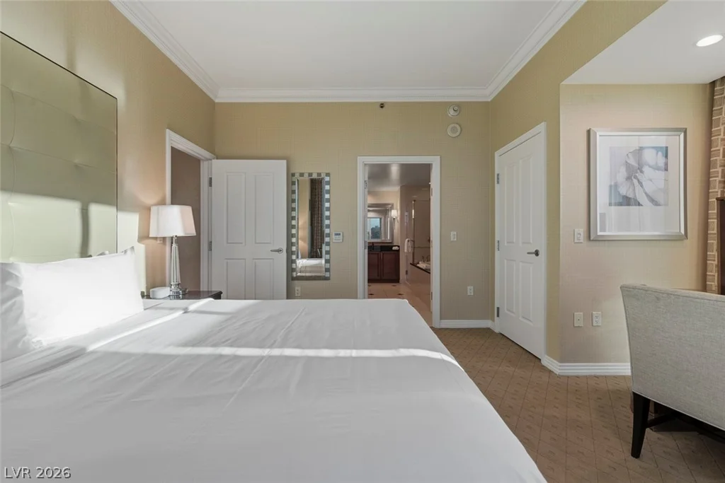 145 Harmon, Las Vegas, NV 89109