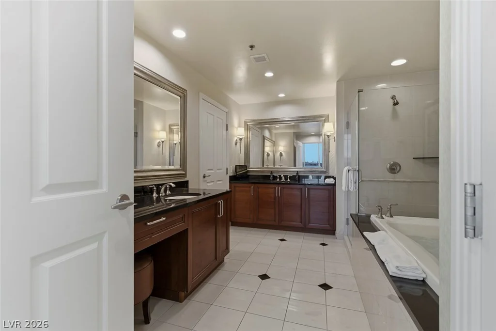 145 Harmon, Las Vegas, NV 89109