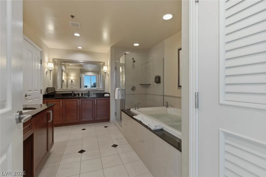 145 Harmon, Las Vegas, NV 89109