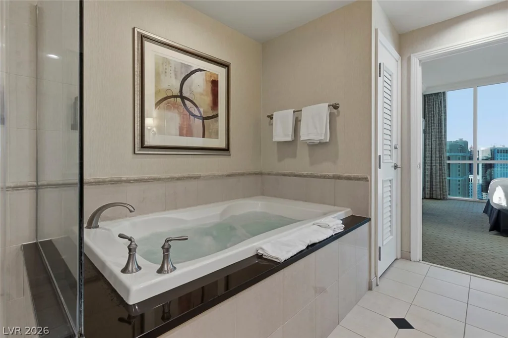 145 Harmon, Las Vegas, NV 89109