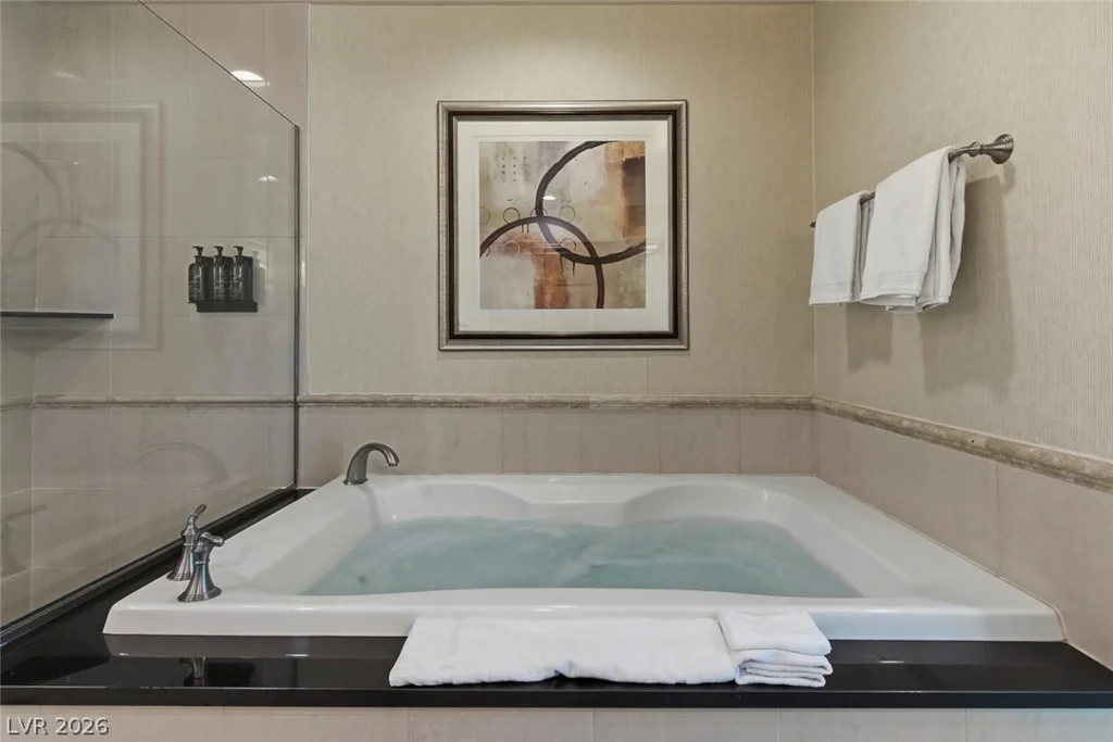 145 Harmon, Las Vegas, NV 89109